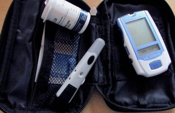La prueba piloto de suministrar agujas para diabéticos en las farmacias sevillanas se tambalea